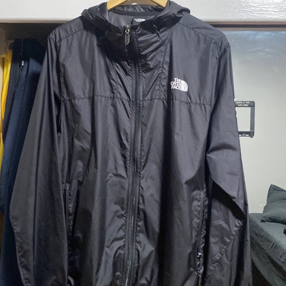North face windbreaker size L